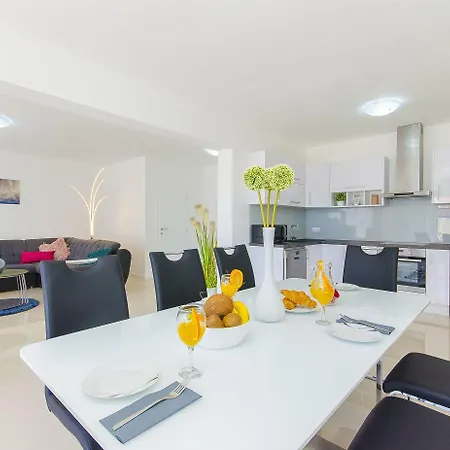 V Apartman