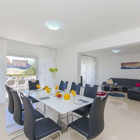 V Apartman