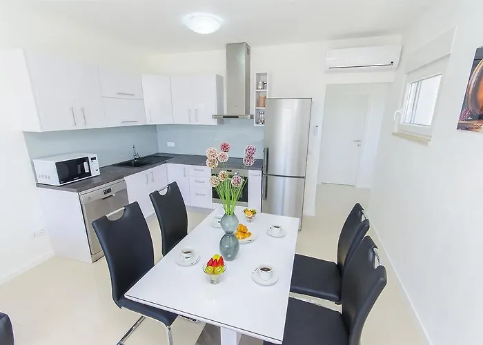 Διαμέρισμα V *