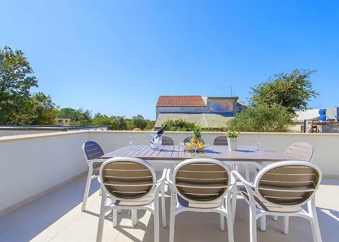 V Διαμέρισμα *